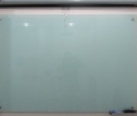 Sự khác nhau giữa bảng kính và bảng kính cường lực như thế nào