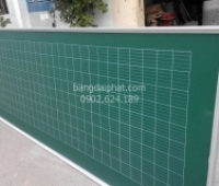 Lắp đặt bảng từ xanh kẻ ô ly tiểu học tại Thủ Đức