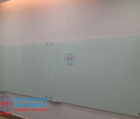 Giải pháp bảng kính giúp nâng tầm hình ảnh không gian làm việc