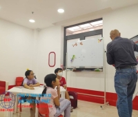 Bảng di động mầm non hỗ trợ giảng dạy như thế nào
