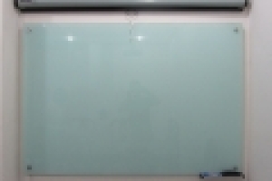 Làm sao mua bảng kính từ giá rẻ chất lượng tốt