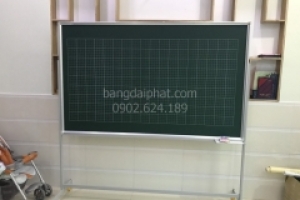 Lắp đặt bảng từ xanh kẻ ô ly tiểu học tại quận 4