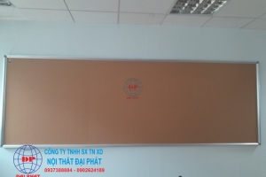 Bảng ghim nỉ và bảng ghim bần khác nhau ở điểm nào ?