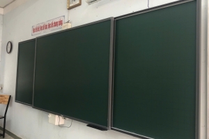 Bảng trượt ngang giúp tiết kiệm không gian lớp học