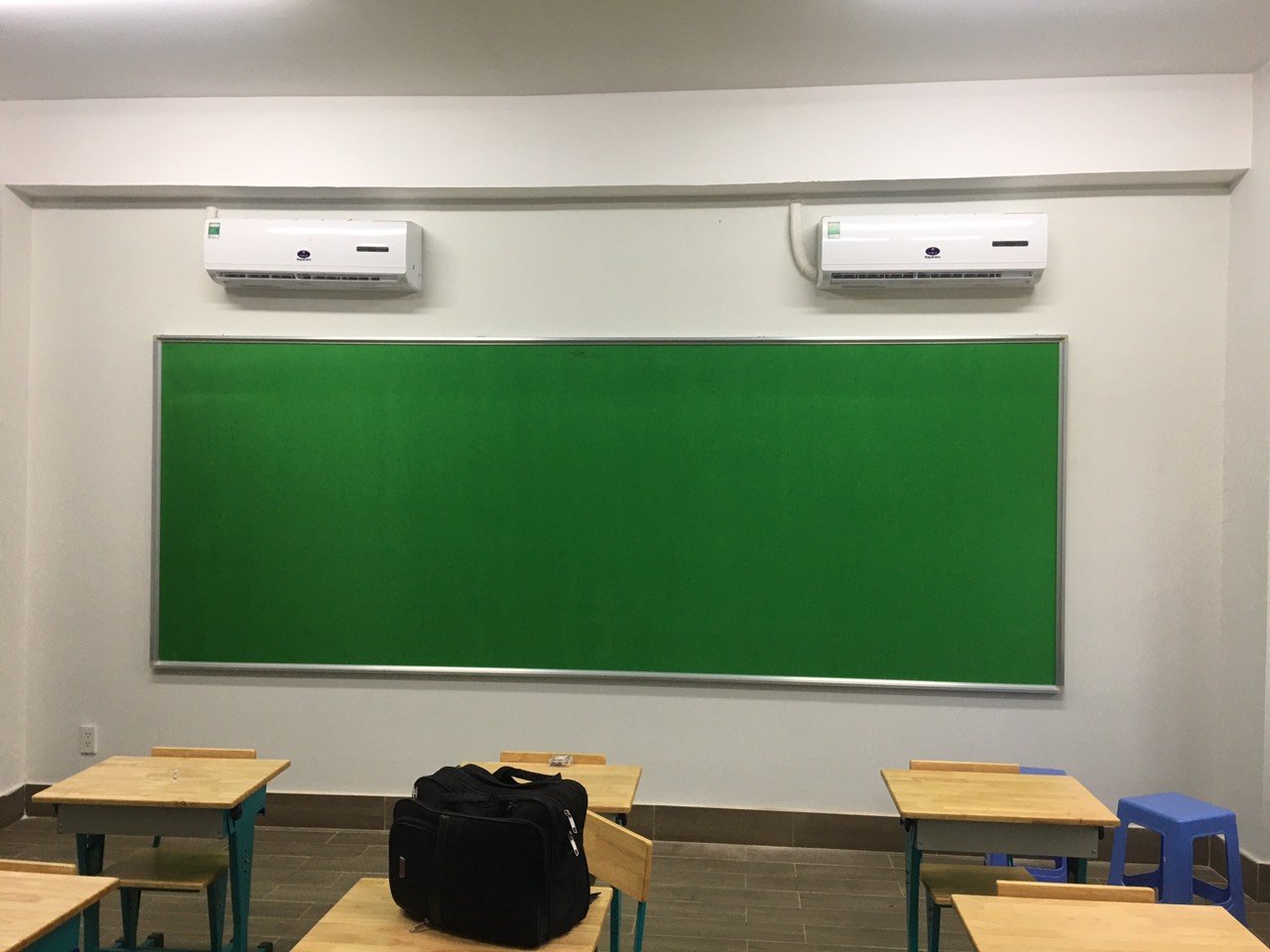 Lắp Đặt Bảng Từ Giá Rẻ TPHCM