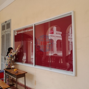 Bảng Ghim Thông Tin Kính Lùa