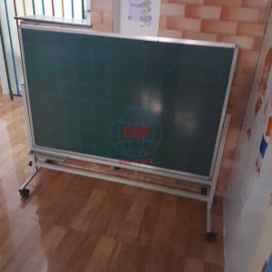 Bảng di động mầm non (từ xanh + nỉ nhám)