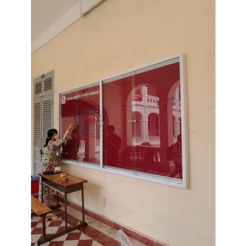 Bảng Ghim Thông Tin Kính Lùa
